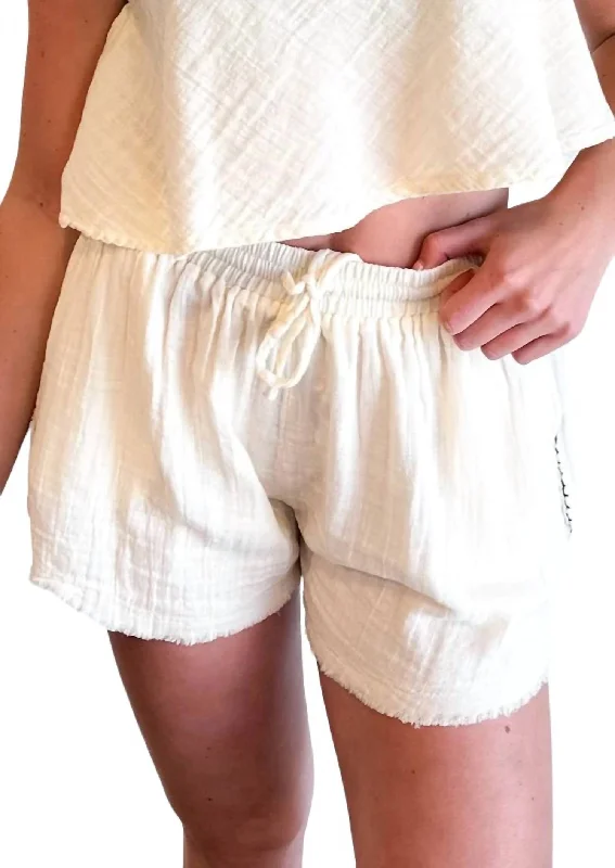 Pull On Cassie Shorts In White